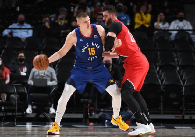 两极反转！约基奇传球被锁 开拓者凭团队斩开门红